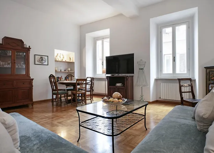 Trevi Fountain Apartment